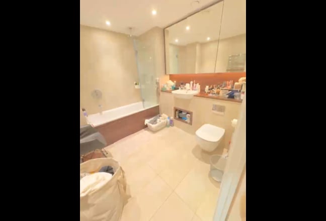 [SHORT-LET] Zone 1 Nine Elms 1B1B £600pw Inc Bills Main Photo