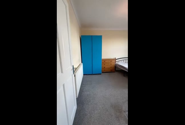 Photo 1: undefined
