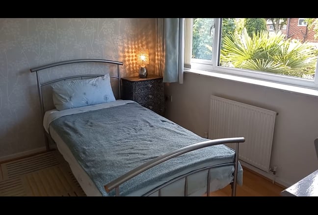Cosy corner close to Daresbury Science Park Main Photo
