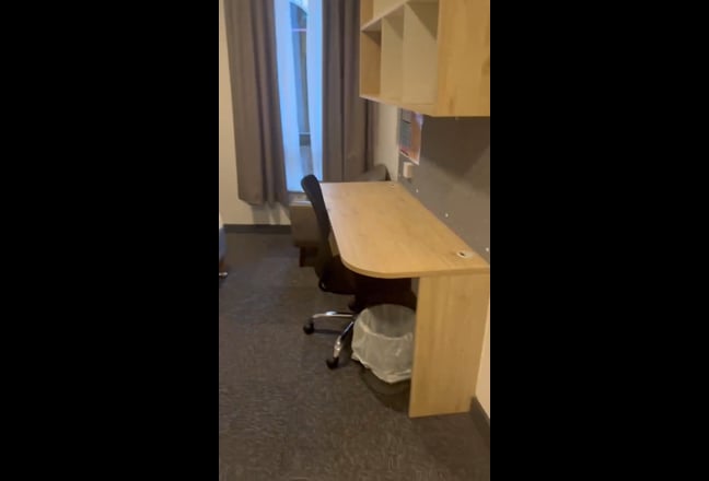 Ensuite Room in LS3 – £520/month All Bills Include Main Photo