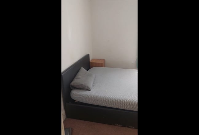 Large Double Room Available – All Bills Incl. Main Photo