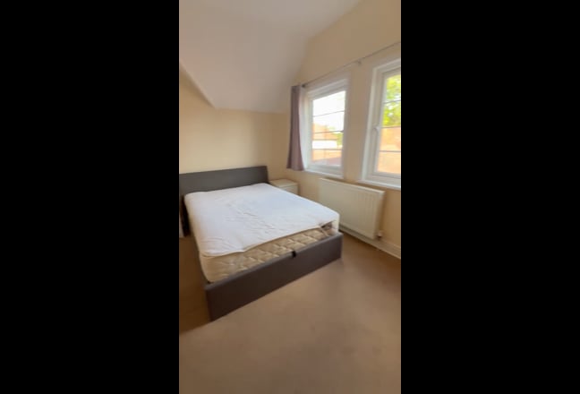 1 furnished room in shared house, Tring Main Photo
