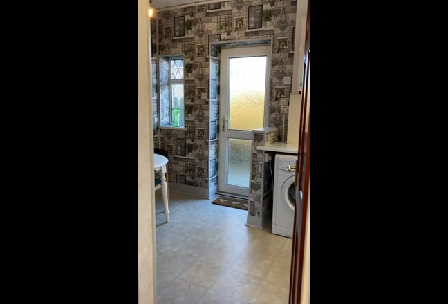 Fully furnished 2 bedroom house with study Main Photo