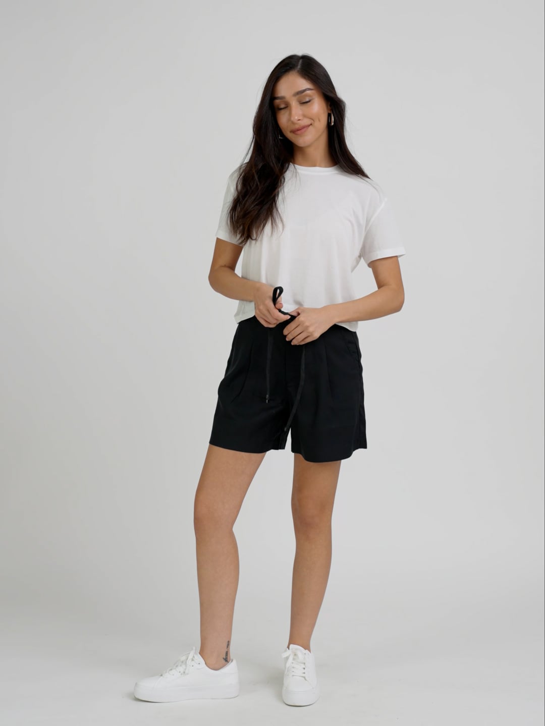 מכנסיים קצרים במראה מחוייט