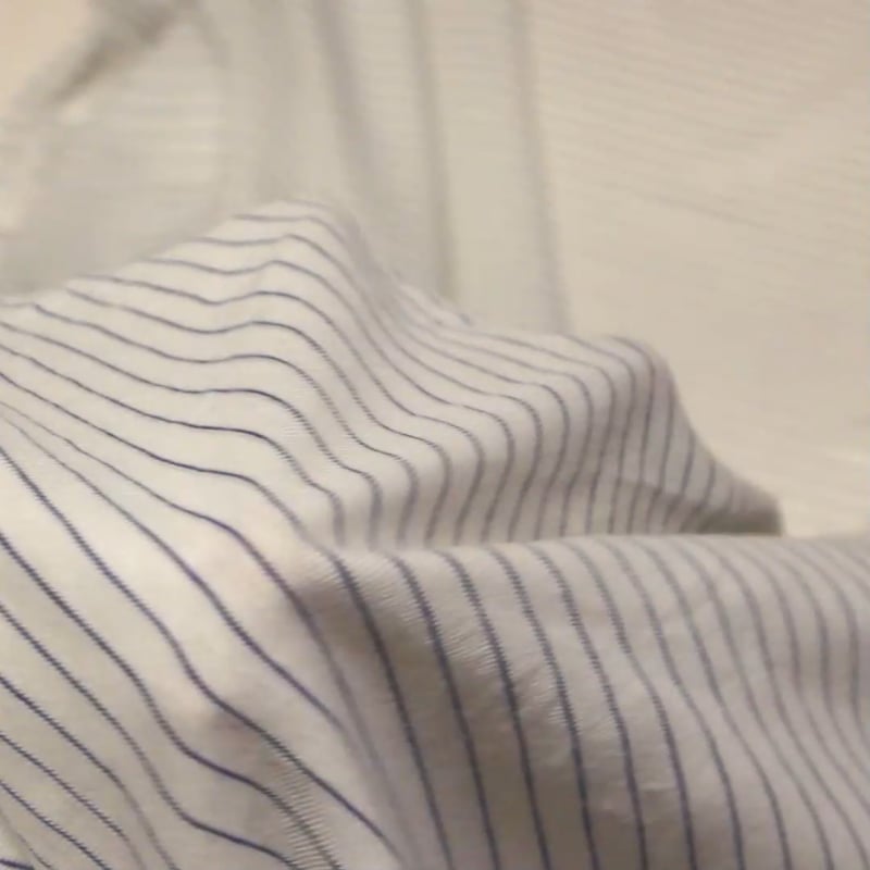 Vidéo: Jersey 100% coton - Rayures fines bleu marine & écru