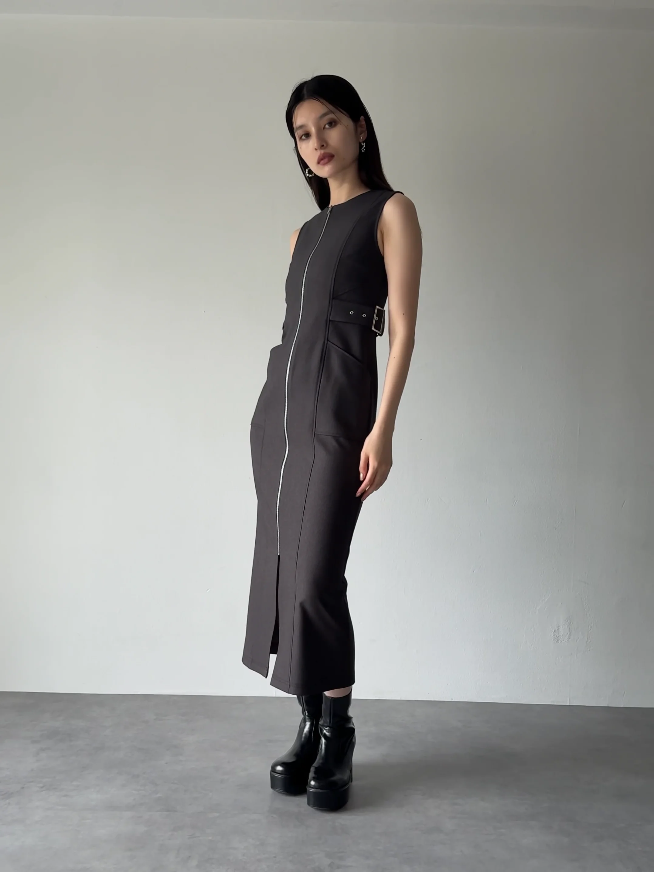 サイドベルトジップナローワンピース｜ムルーア（MURUA）公式通販