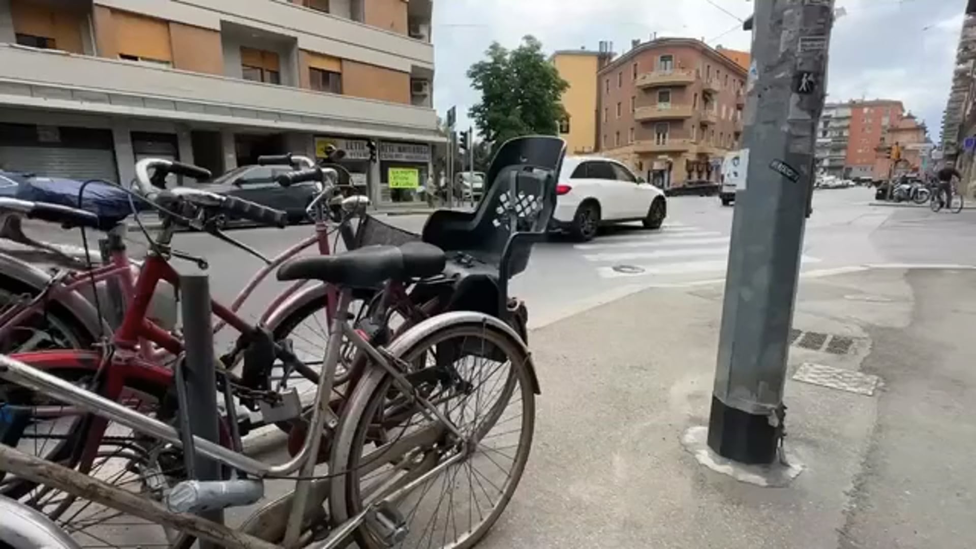 Dopo l’incidente in via Zanardi, il comitato Bologna 30 chiede al Comune più controlli