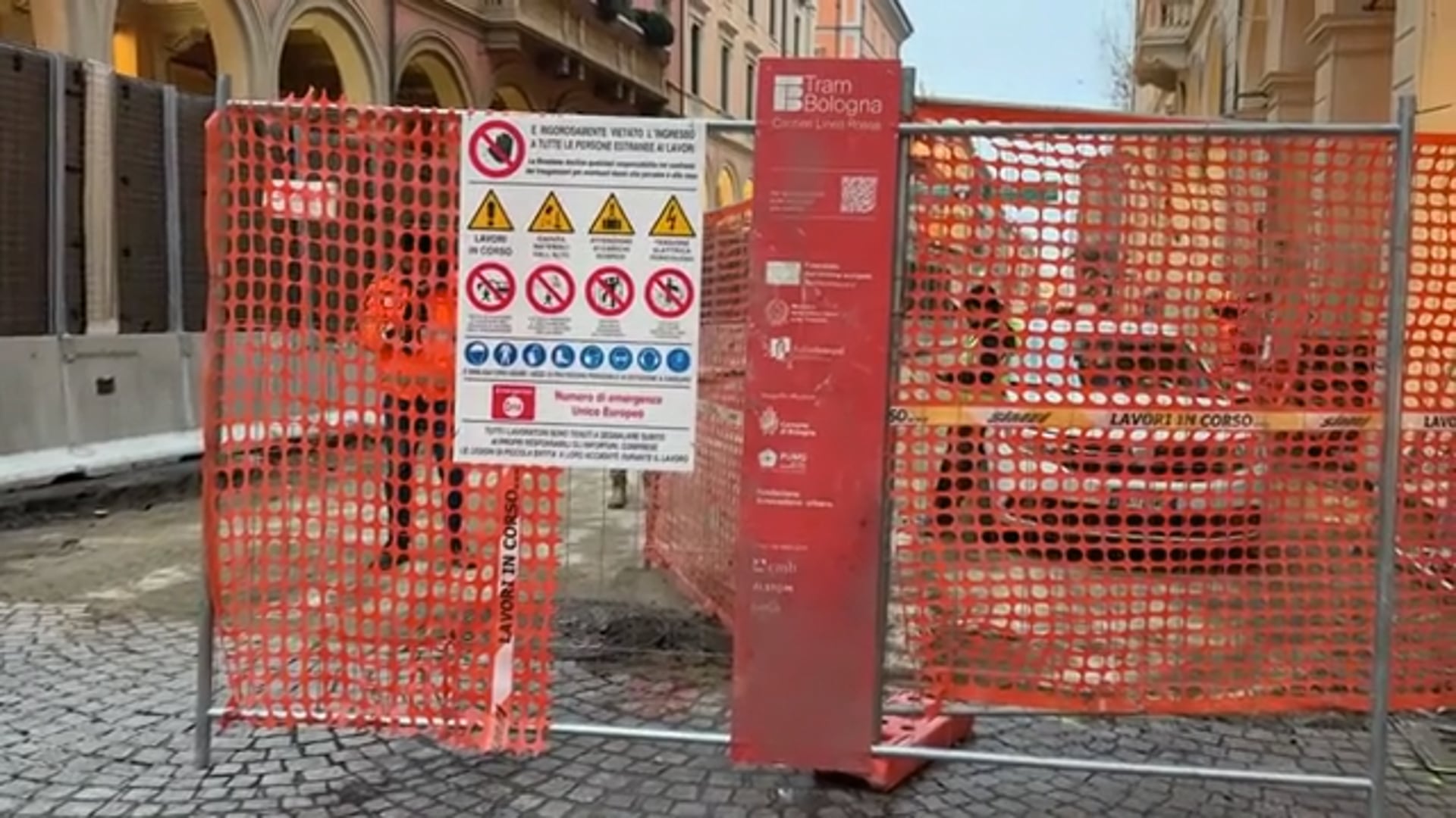 L’architetto Cucinella sui cantieri del tram di Bologna