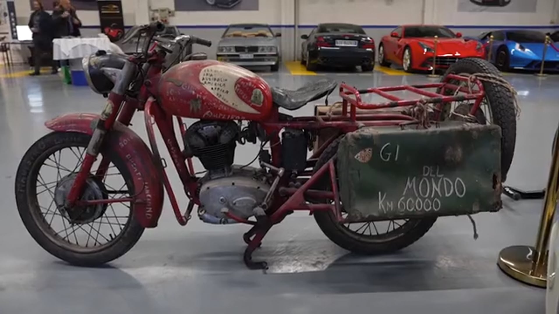 Sul finire degli anni 50, il giro del mondo a bordo di due Ducati dei bolognesi Giorgio Monetti e Leopoldo Tartarini