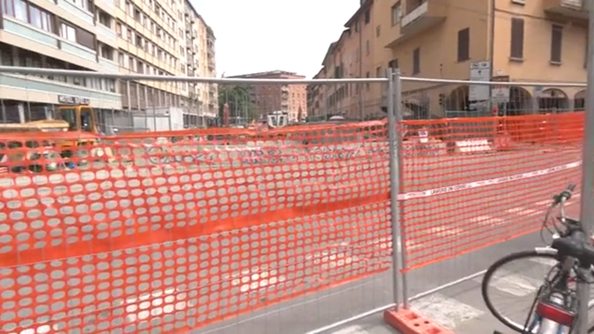 Chiusa via San Felice,  le testimonianze di commercianti e residenti