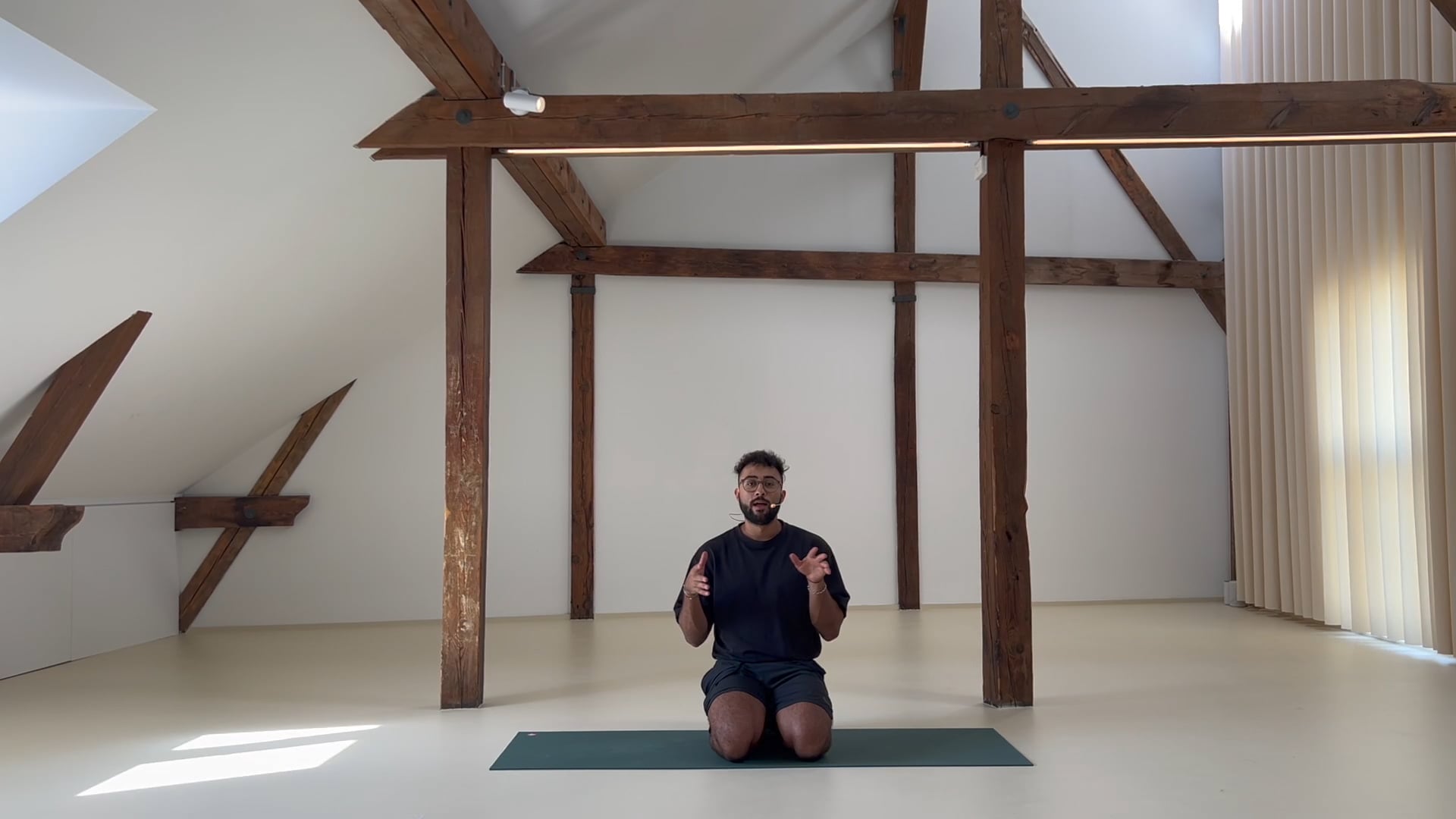 Vinyasa I Open Hips I 40min