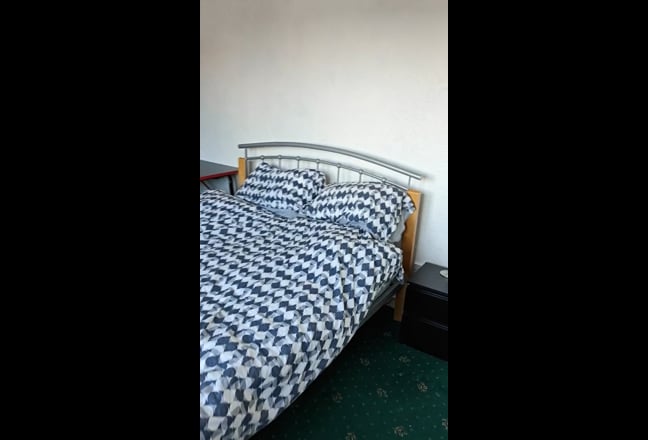 Huge double bedroom for rent Main Photo