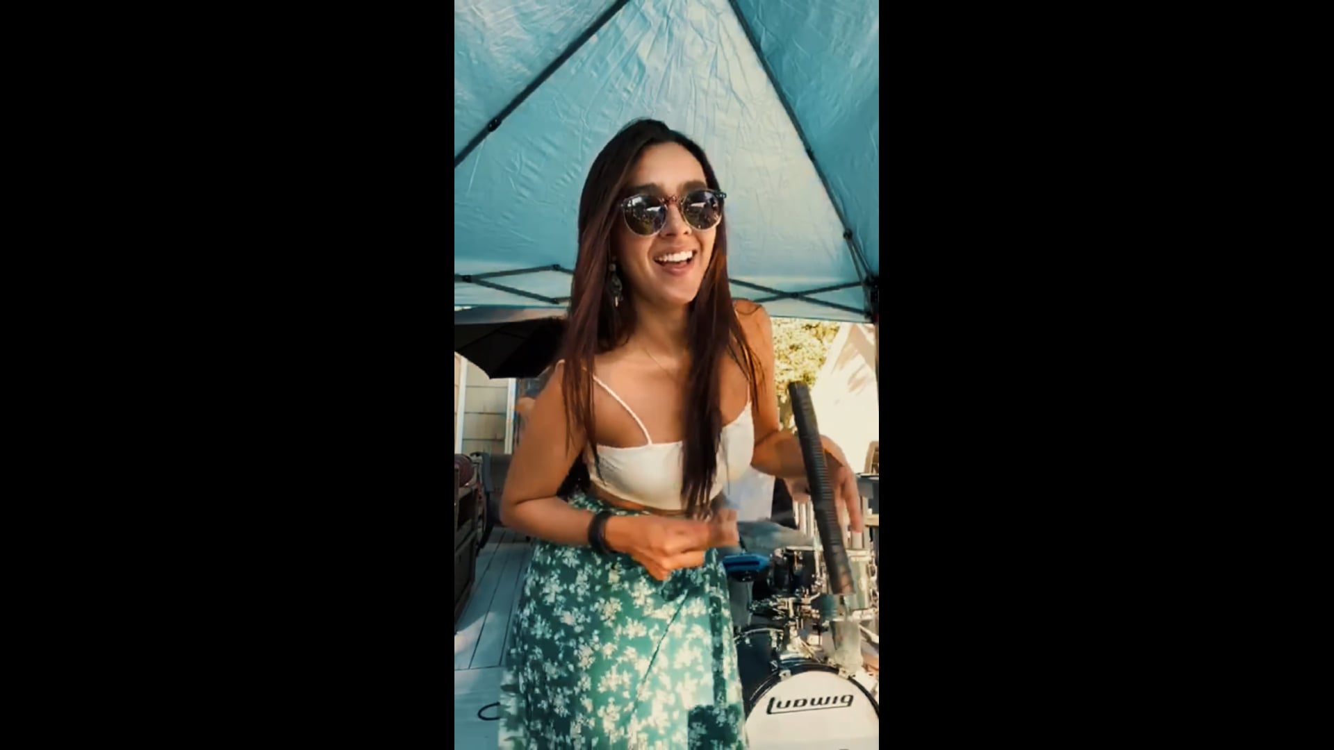 Promotional video thumbnail 1 for La Flor de Lis