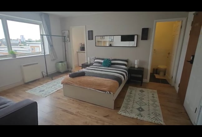 🔥 Cozy Studio Flat Available NOW🔥 Main Photo