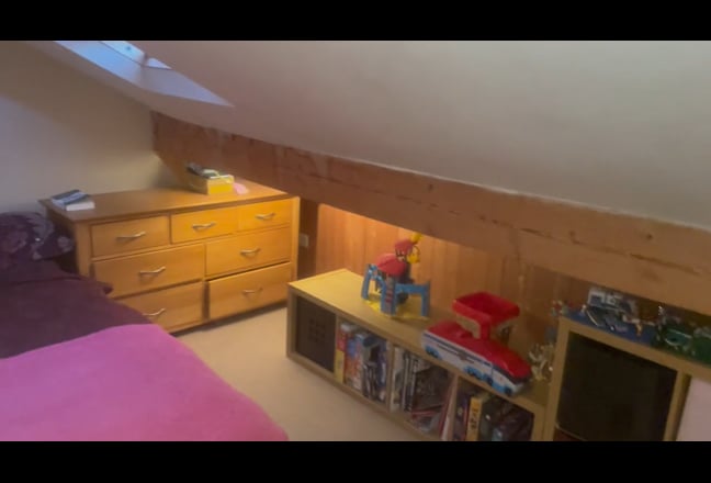 Loft room for rent Main Photo