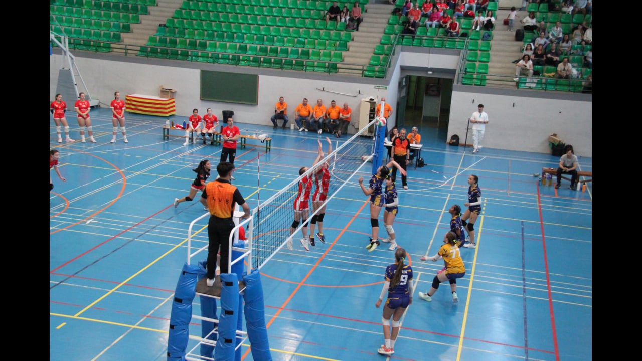 (VÍDEO RESUMEN PARTIDO) VOLEIBOL FINAL FOUR.  En la FINAL por el título victoria del CV Zaragoza ante CV La Salle por 3-1.
