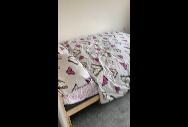 Room to rent in a stunning new build house  Main Photo