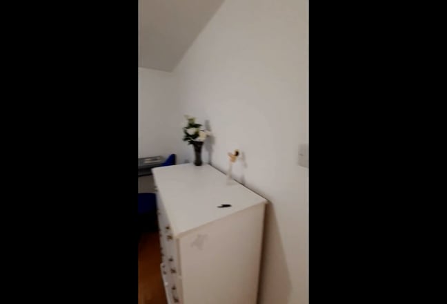 Large Double Bedroom En-Suite North Harrow £196 PW Main Photo