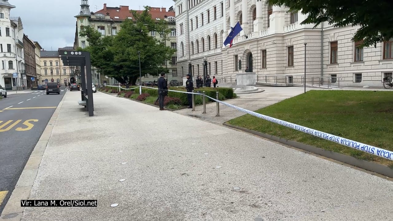 Policija v središču Ljubljane: poteka evakuacija iz sodne stavbe