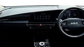 KIA NIRO 2024 (74)