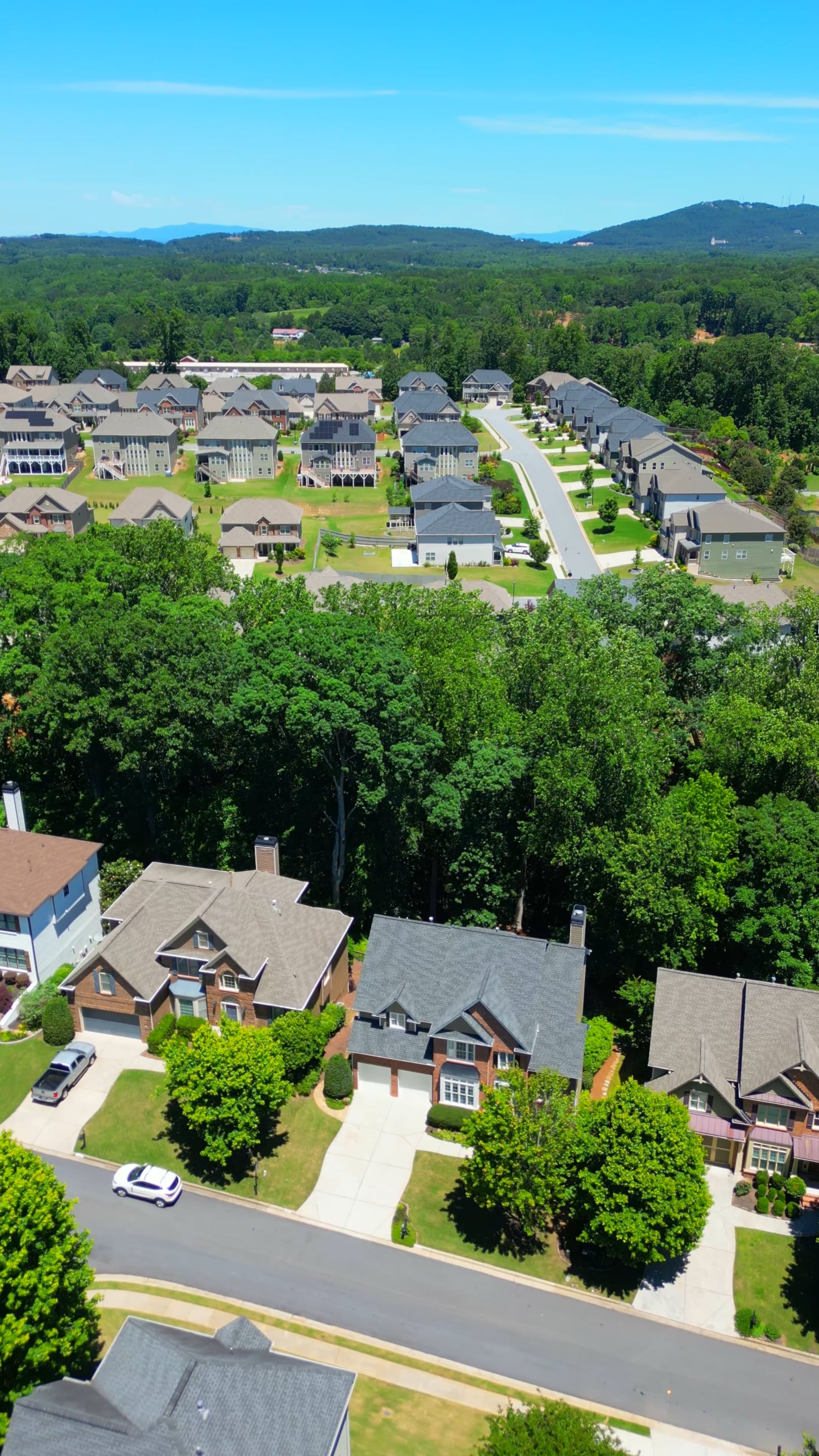 reel-shellie-hollingsworth-keller-williams-live-luxury-580