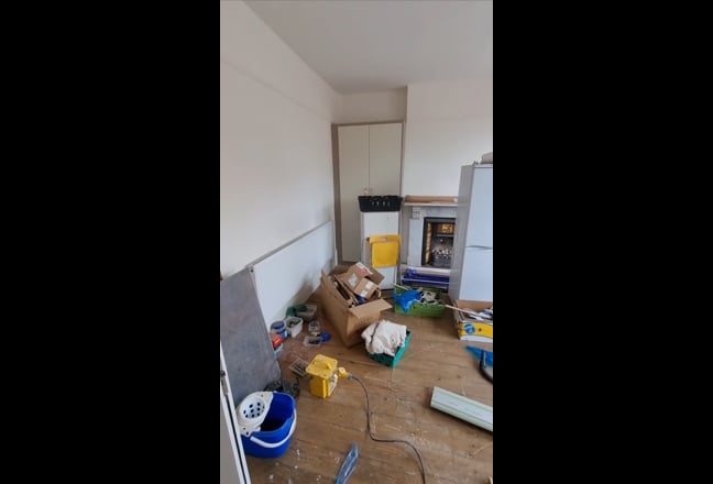 Stunning 3-Level, Extra-Large 4-Bedroom Maisonette Main Photo