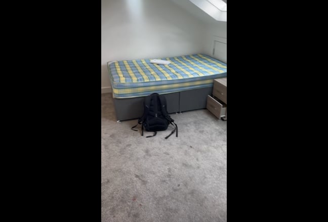 Spare room in shared house (Bills included) Main Photo