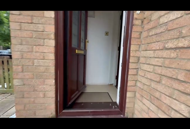 2 Bedroom Semi Detached House Near Thamesmead Main Photo