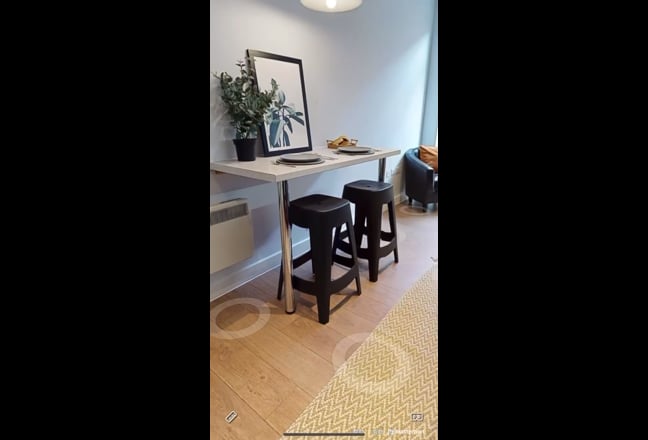 Looking for a Subtenant – Spacious 1B1B apartment  Main Photo
