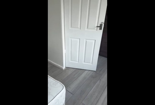 Large Double Room  available  Main Photo