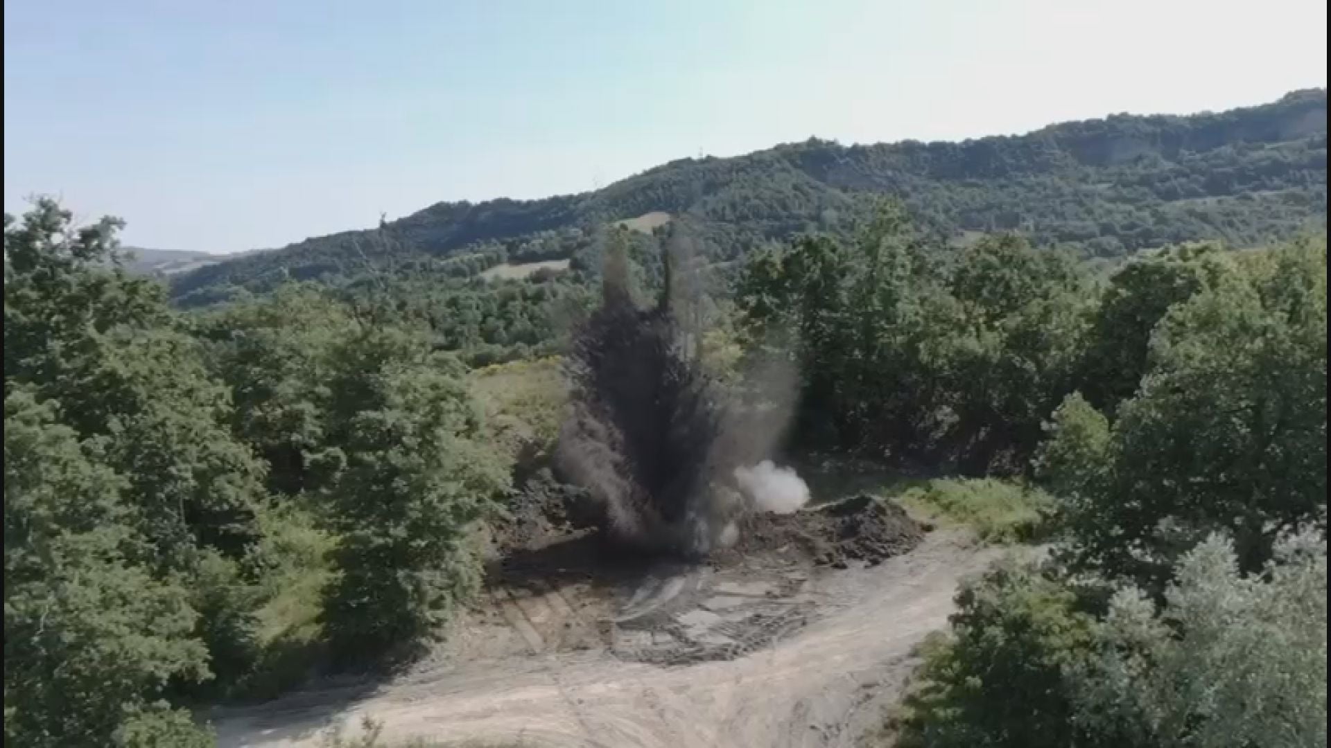 Fatta brillare la bomba ritrovata nella zona dei Prati di Caprara