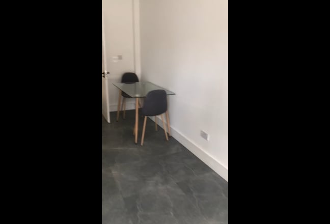 Self Contained Studio Flat RM5 Main Photo