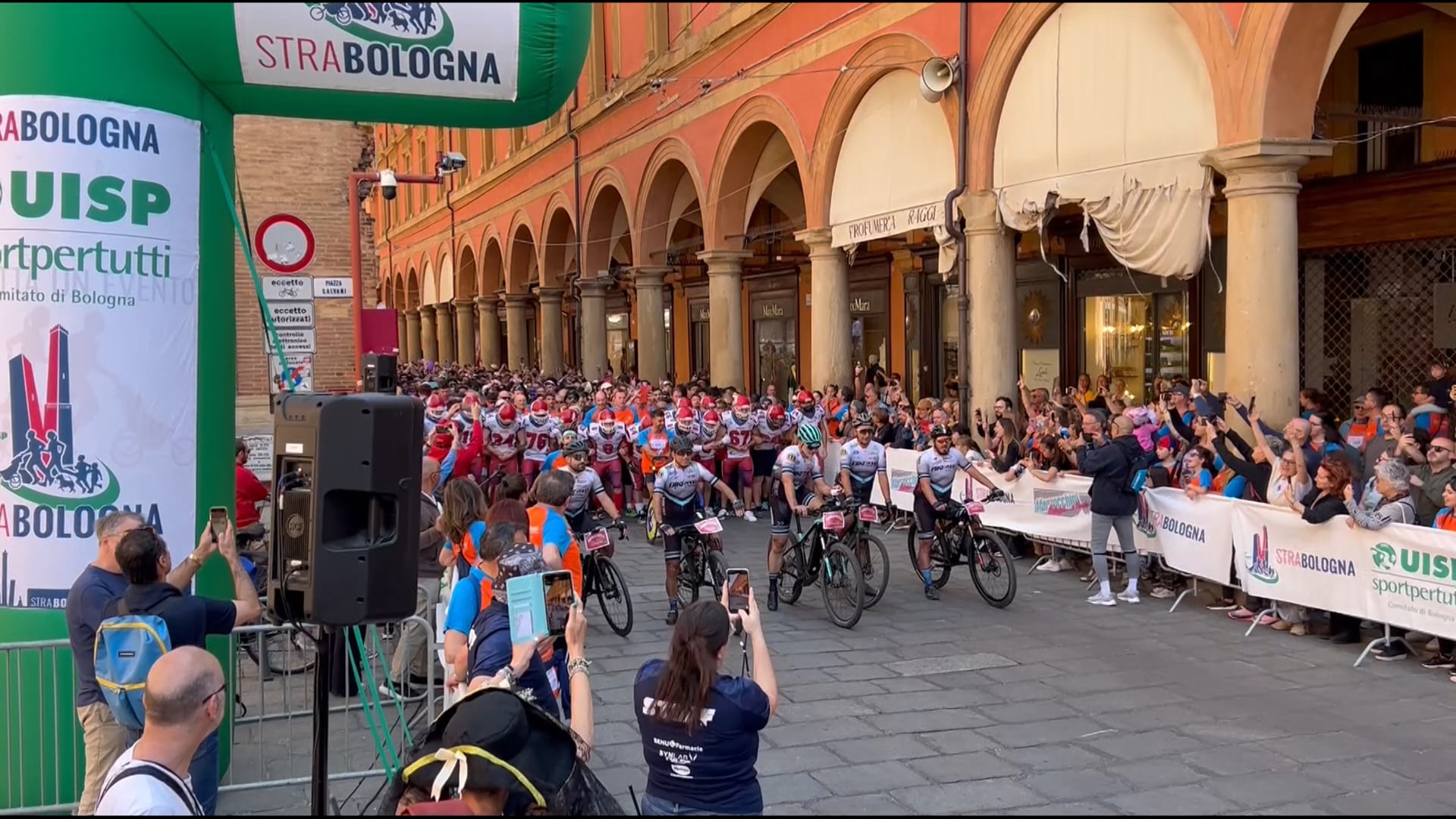 Grande successo per la “StraBologna”