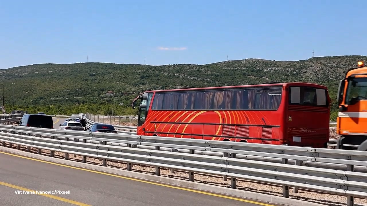 Na Hrvaškem trčila avtobusa, množičen prevoz poškodovanih v bolnišnico #foto