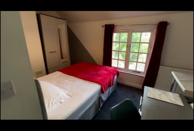 Video 1: Room3-en-suite room