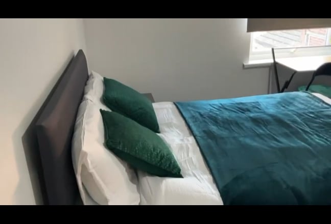 One room  left in newly renovated property  Main Photo