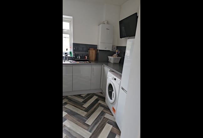 Furnished double room Chadwell Heath Main Photo