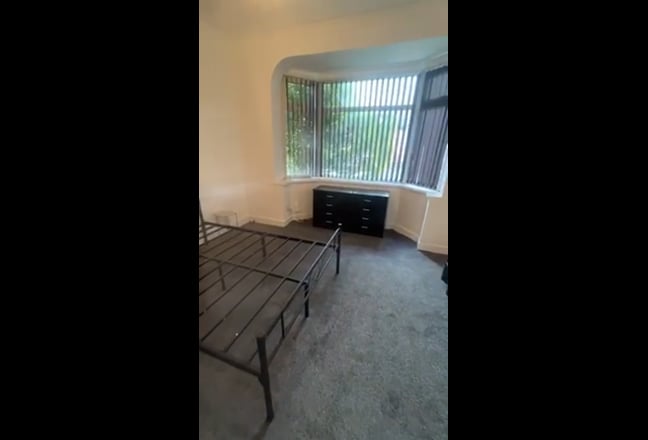 Room available  Main Photo