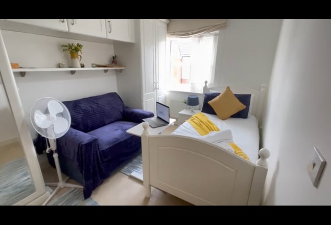 Windsor Slough Burnham - Room w/ Ensuite Bathroom  Main Photo