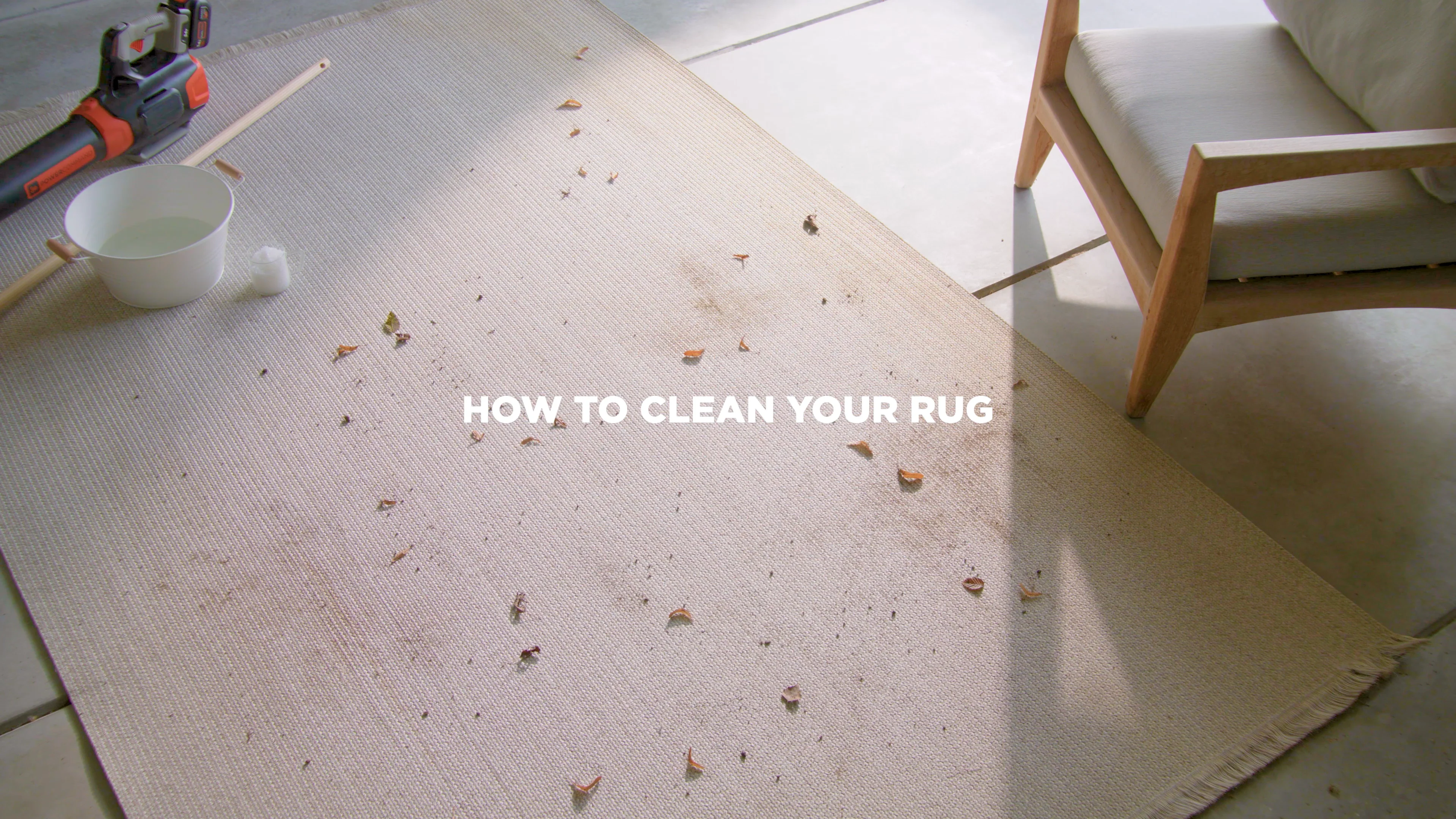 How to clean your outdoor rug - Poolside