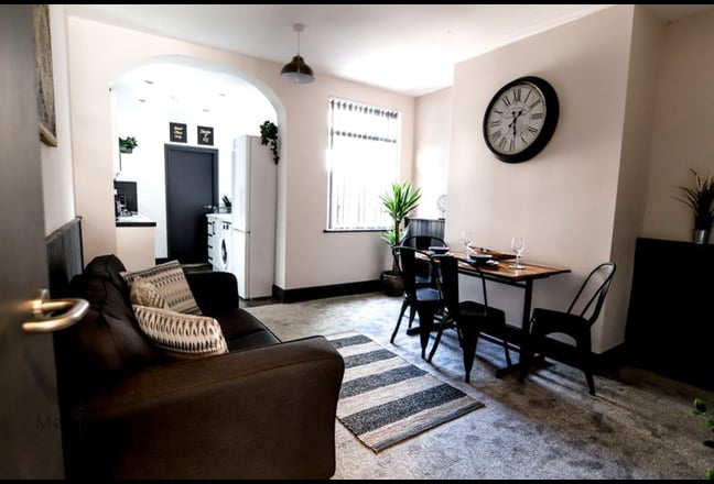 Photo 1: undefined