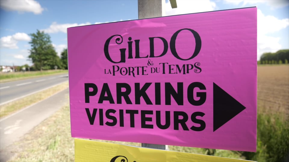 C'était "GILDO & LA PORTE DU TEMPS" et le Village de CAREMBOVÈLE