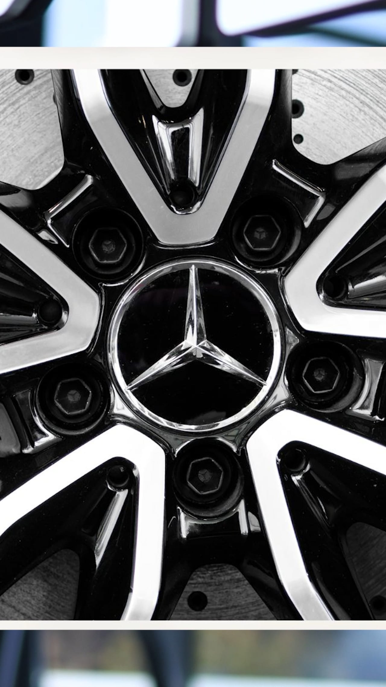 Mercedes Benz Handover with Mia