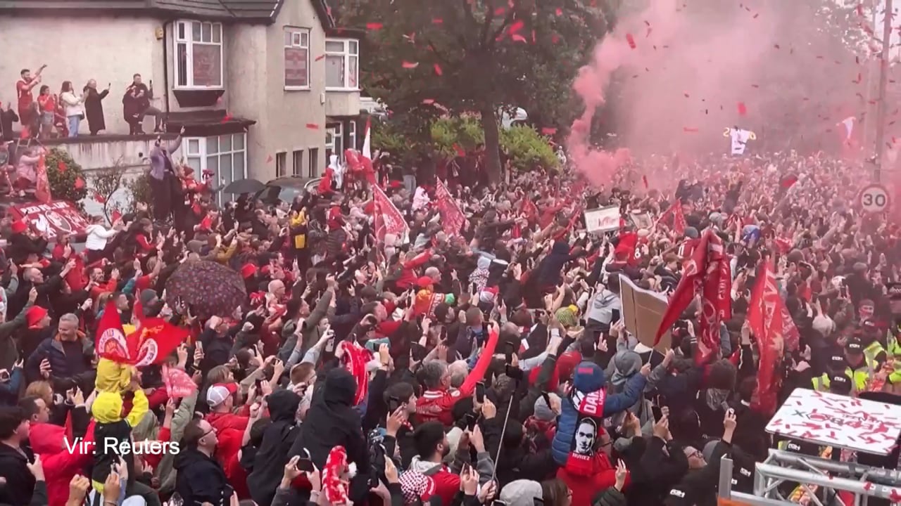 Parada v Neaplju, v Liverpoolu slavilo milijon ljudi