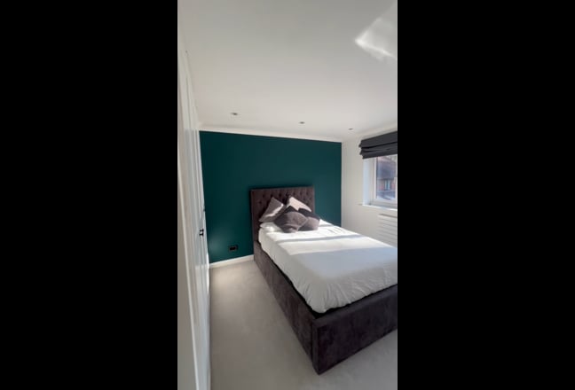 Beautiful Forest-Backed Detached Home + Parking  Main Photo