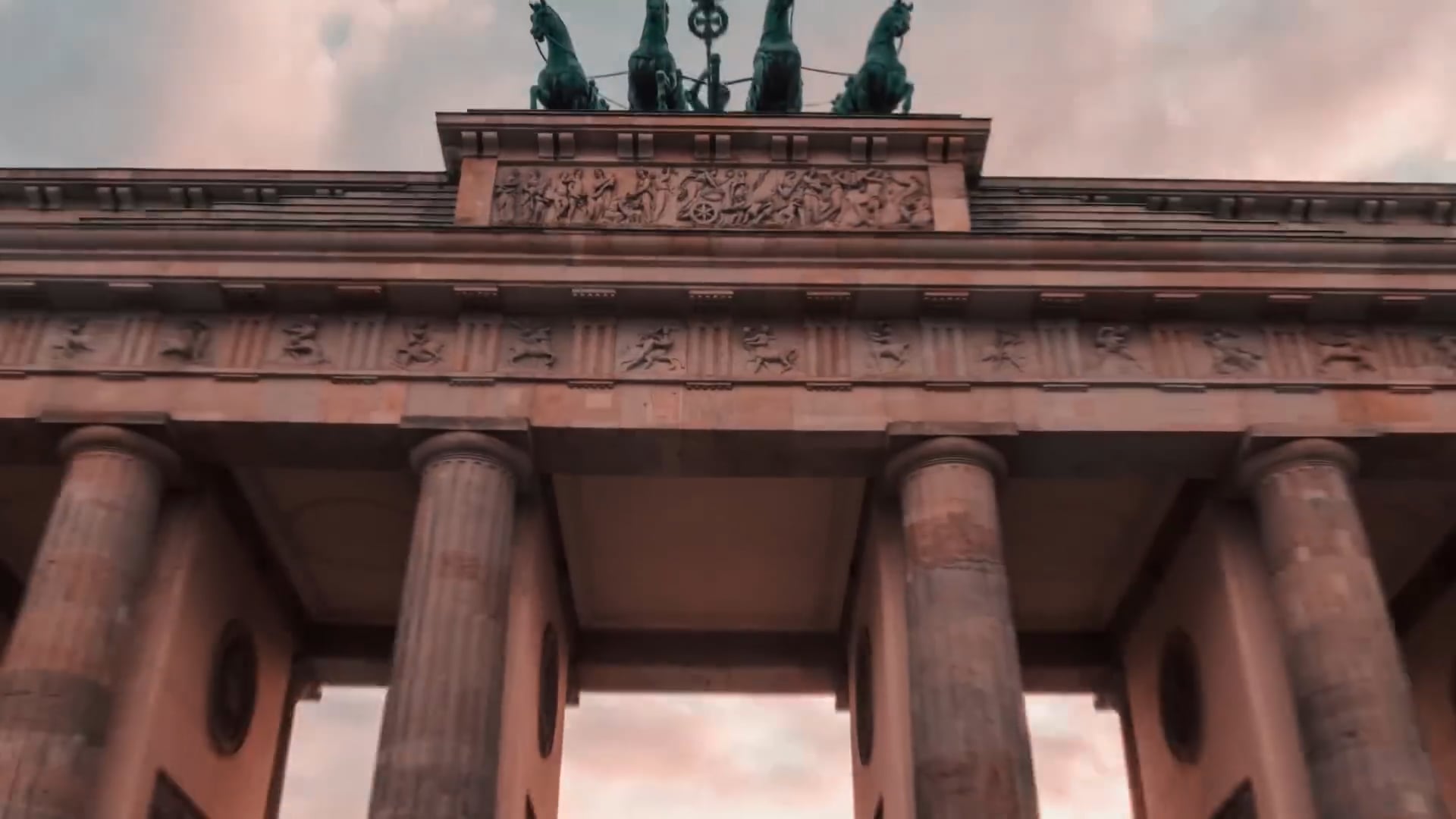 https://i.vimeocdn.com/video/2020174797-5b7e9bc4e56a0f7c5d644436184e45d575748c159a782b55520497db6cea9d87-d