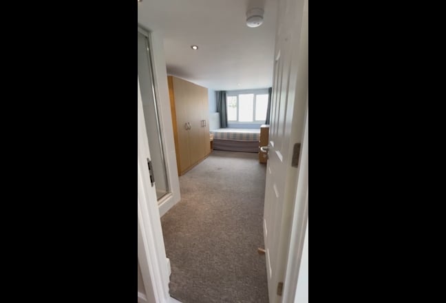 Double Room £695 for single occupancy  Main Photo