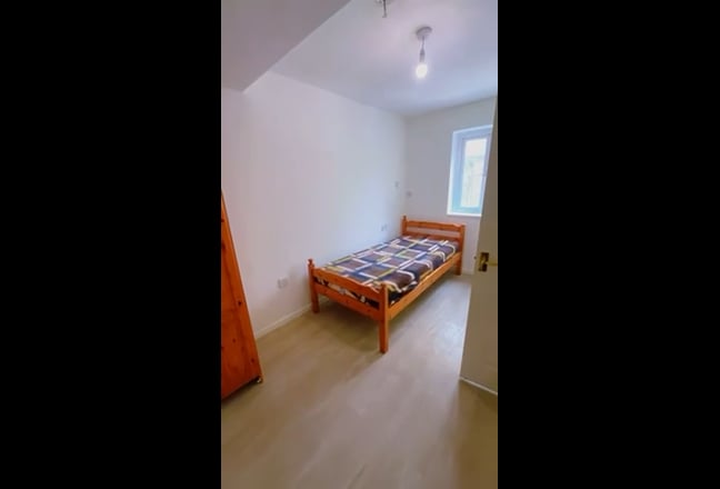En-Suite Rooms to Let Main Photo