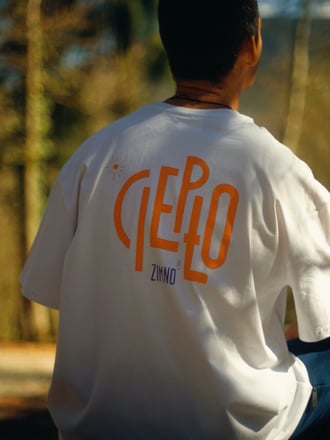 Video: T-shirt pudełkowy biały CIEPŁO ZIMNO UNISEX
