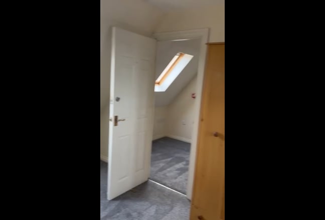 Co-Living Home with a choice of 5 bedrooms Main Photo